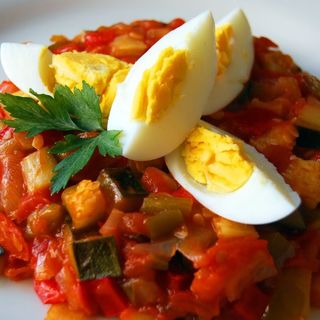 Menestra de verduras con huevo