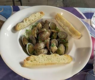 Almejas A La Plancha