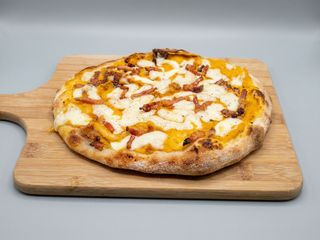 CREMA DE CALABAZA,GUANCIALE,PROVOLONE, UN TOQUE DE CANELA Y MANCHEGO D.O.P.