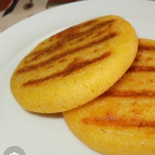 Arepa de queso amarilla