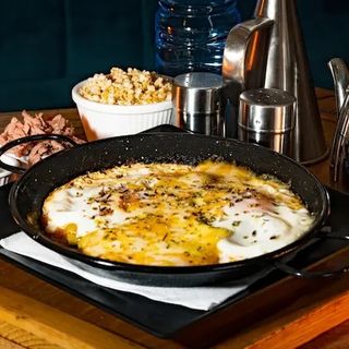 Huevos con aceitunas