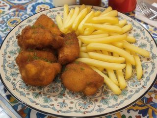 ALITAS DE POLLO CON PTATA