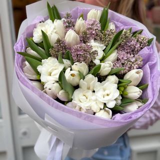 'Lady Lila' White Tulip Bouquet