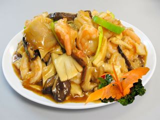 Langostinos con Setas y Bambú (双冬虾）