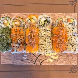 California variado (B) 24 piezas 