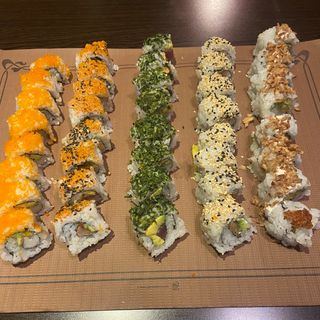 California Salmon Roll 8 piezas (sabor a elegir)