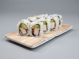 Sushi con pollo(8Und)