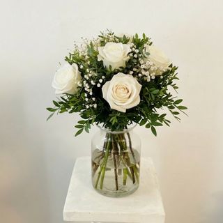 Ramo de 6 Rosas Blancas "Irresistible"