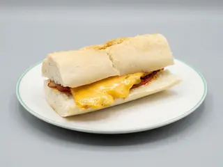 BOCADILLO DE BACON Y QUESO