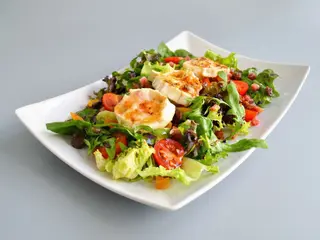 Ensalada De Queso De Cabra Con Nueces