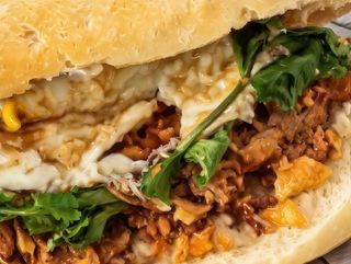 BOCADILLO DE PULLED PORK