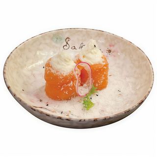 85. Gunkan De Salmón Con Crema (4 pzs.)