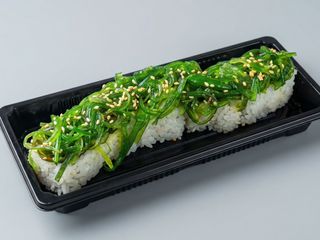 Rollos Wakame De Atún (9 Pzs.)