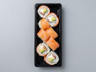 Rolls De Queso Y Salmón Ahumado (8 Pzs.)