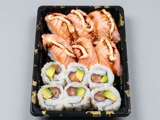 Menú salmón flameado 12 pzas