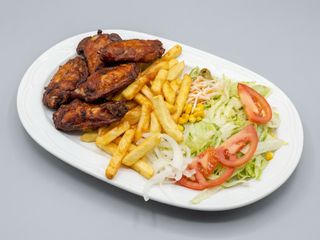 Alitas De Pollo + Ensalada + Patatas + Bebida