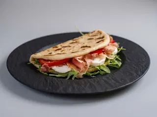 Piadina with ham 