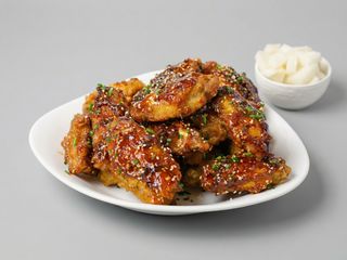 Alitas de pollo (6ud+salsa)