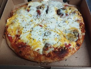 Pizza Cinco Quesos Personal