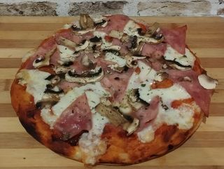 Pizza Jamón Serrano y Champiñones Personal