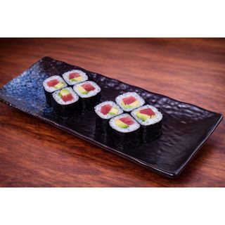49. Atún Y Aguacate Maki (8 Uds.)