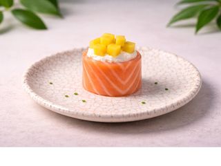 163. Gunkan De Salmón Y Mango (1 Ud.)