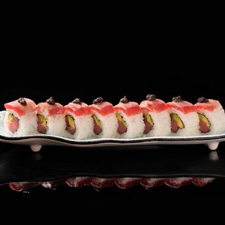 10B. Atún.Aguacate. Salsa trufa