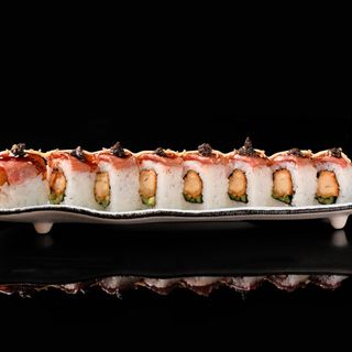 13C. Pollo rebozado. Pepino. Wagyu Flameado. Salsa trufa.