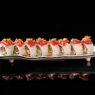 10A. Atún. Aguacate. Queso Philadelphia. Cebolla frita