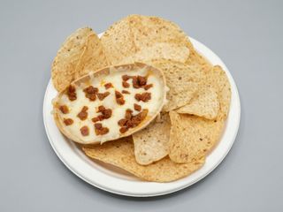 Queso Fundido Con Chorizo ó Jalapeño