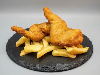 Alitas de Pollo Rebozadas Con Patatas