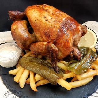 COMPLETO DE POLLO Y 1 BARRA DE PAN