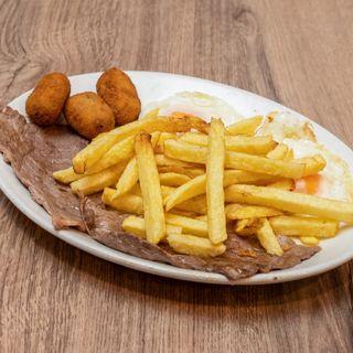 Plato 5: ternera, croquetas, huevos y patatas
