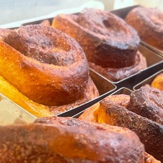 Cinnamon rolls plain