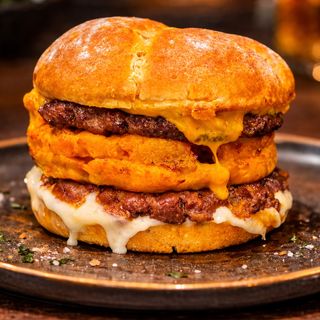 BurguerQuillo Doble de Carne, Queso y Eso