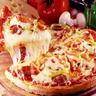 19 Pizza Napolitana (Mediana)