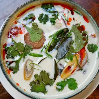 Tom Kha
