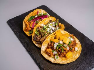 TACOS - Tinga de Pollo