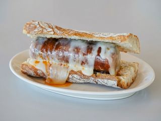Menú Bocadillo De Salchicha De Pollo