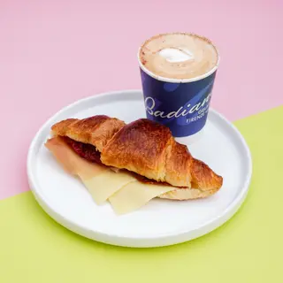 Croissant Salat + Cafè amb Llet