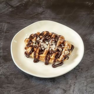 GOFRE CON CHOCOLATE Y ALMENDRAS