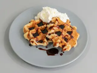Gofre Con Relleno de chocolate y nata