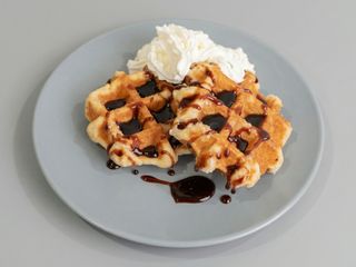 Gofre Con Relleno de chocolate y nata