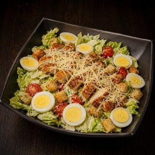Ensalada César Con Pollo Crujiente