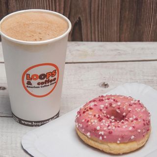 Tarta extra chocolate o zanahoria + Bebida lata + 1 loop