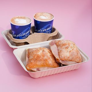  2 cafés + 2 entrepans: el combo perfecte 