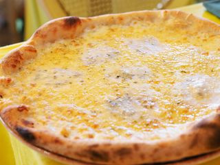 Pizza Cuatro Quesos