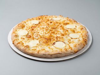 Pizza La Cremosa de quesos (Mediana)