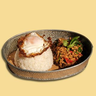 Pad Ka Prao Nua Saab Khai Dao