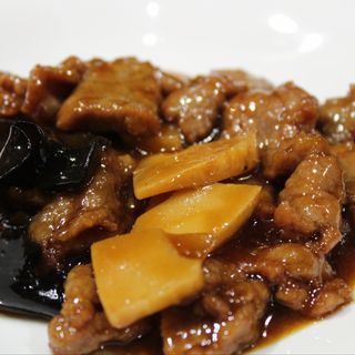 26.Ternera con bambú